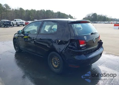 2010 Volkswagen Golf 2-Door z USA, uszkodzony, nr VIN WVWBA7AJ0AW415873